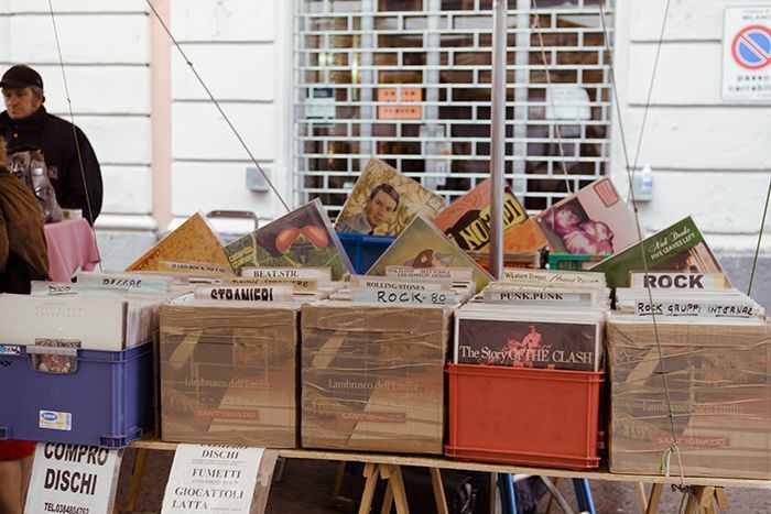 Navigli antique vintage market in Milan photo 10_zps8a60cb87.jpg