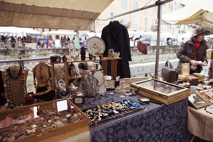 Navigli antique vintage market in Milan photo 20_zpsc102a586.jpg