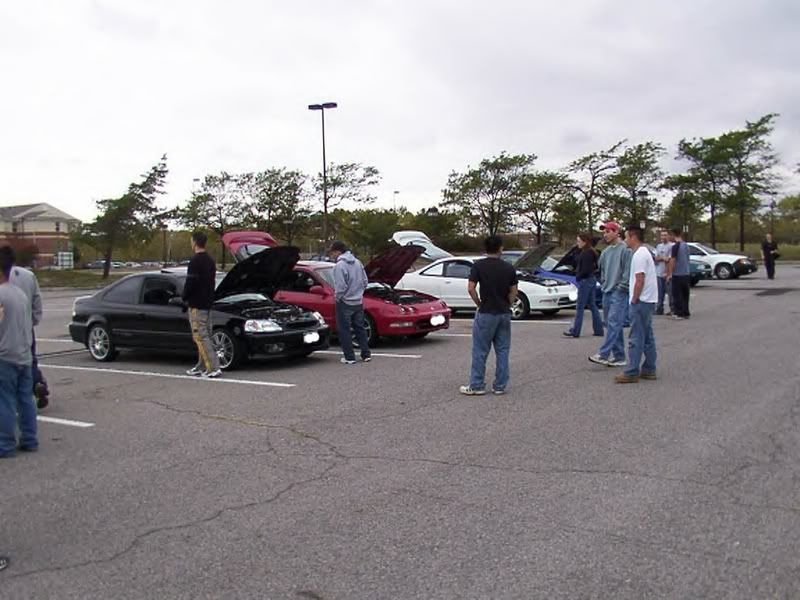 http://i61.photobucket.com/albums/h42/RedDawg55/Car%20club%20pics/1st%20UBRF%20meet%209-22-01%20Hoch%20lot/DCP_0010.jpg