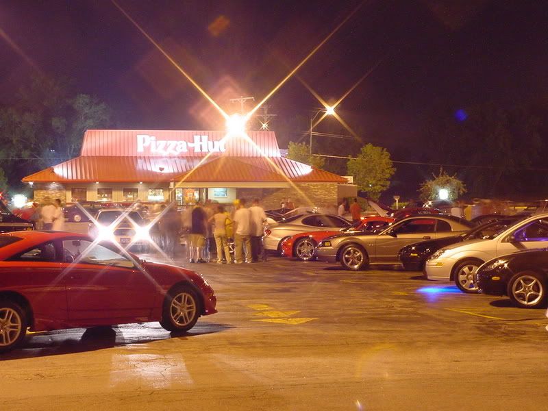 http://i61.photobucket.com/albums/h42/RedDawg55/Car%20club%20pics/Pizza%20Hut%208-11-02/shot7.jpg