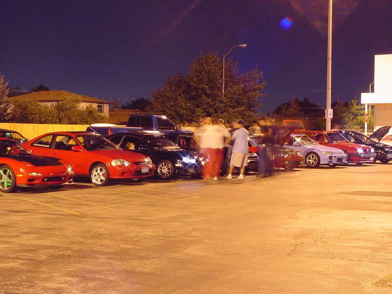 http://i61.photobucket.com/albums/h42/RedDawg55/Car%20club%20pics/Pizza%20Hut%208-18-02/716crew.jpg