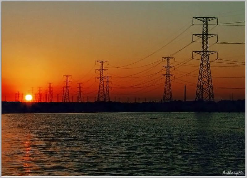 IMAGE: http://i61.photobucket.com/albums/h45/anthonymc_photos/02_05_50.jpg