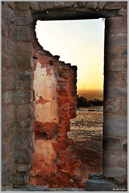 IMAGE: http://i61.photobucket.com/albums/h45/anthonymc_photos/House5multiplyblend.jpg