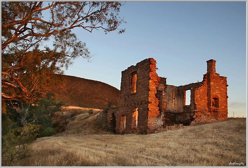 IMAGE: http://i61.photobucket.com/albums/h45/anthonymc_photos/House6multiplyblend.jpg