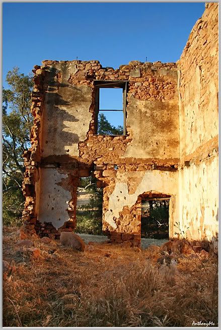 IMAGE: http://i61.photobucket.com/albums/h45/anthonymc_photos/House7multiplyblend.jpg