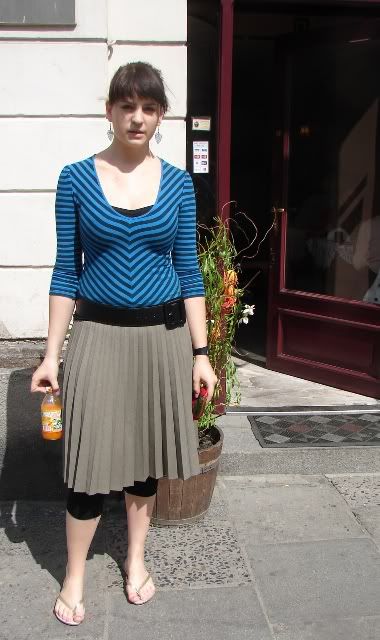 how to wear a knee length skirt. STREET FASHION how to wear