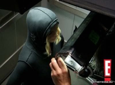 1216076244_normal_425_spears_videos.jpg