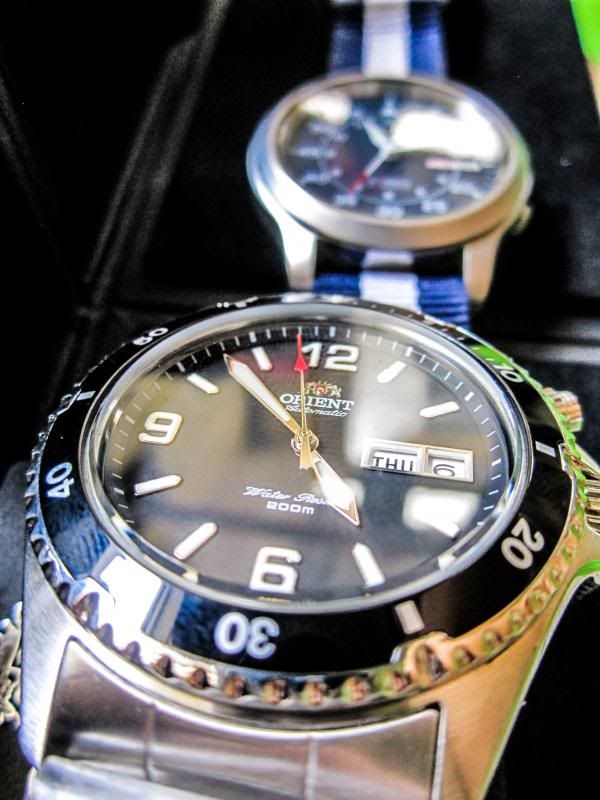 Bán đồng hồ Orient Black Mako CEM65001B new 100% - 2