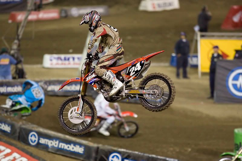 IMAGE: http://i61.photobucket.com/albums/h60/bryno74/Anaheim3SX07-496correct.jpg