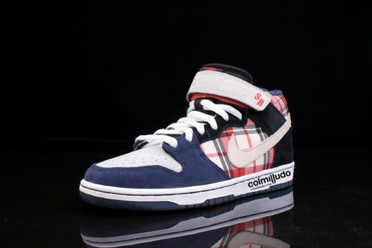 Tartan SB Mid Dunks