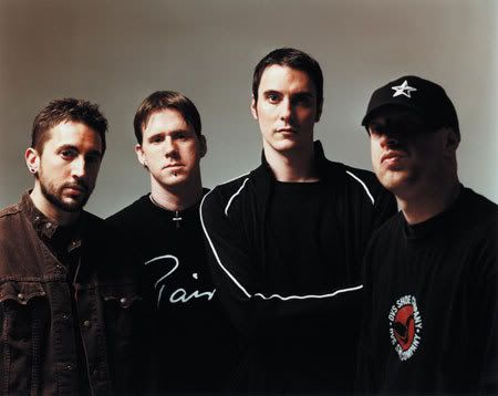 http://i61.photobucket.com/albums/h70/scorpio_blue_18/Breaking_Benjamin_umvd001.jpg