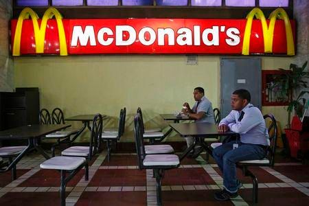 McDonald's in Vezezuela ... no French Fries photo 2015-01-06T234208Z_1_LYNXMPEB050WT_RTROPTP_2_VENEZUELA-MCDONALDS_zps2d42ae7a.jpg