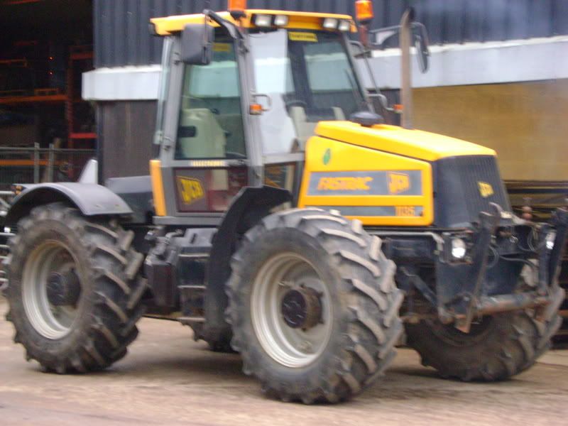 JCBFastrac1135.jpg