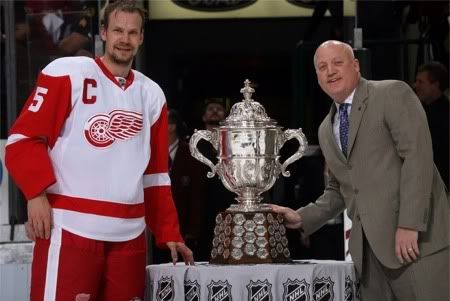 You know you want to touch it, Lidstrom. Touch it.