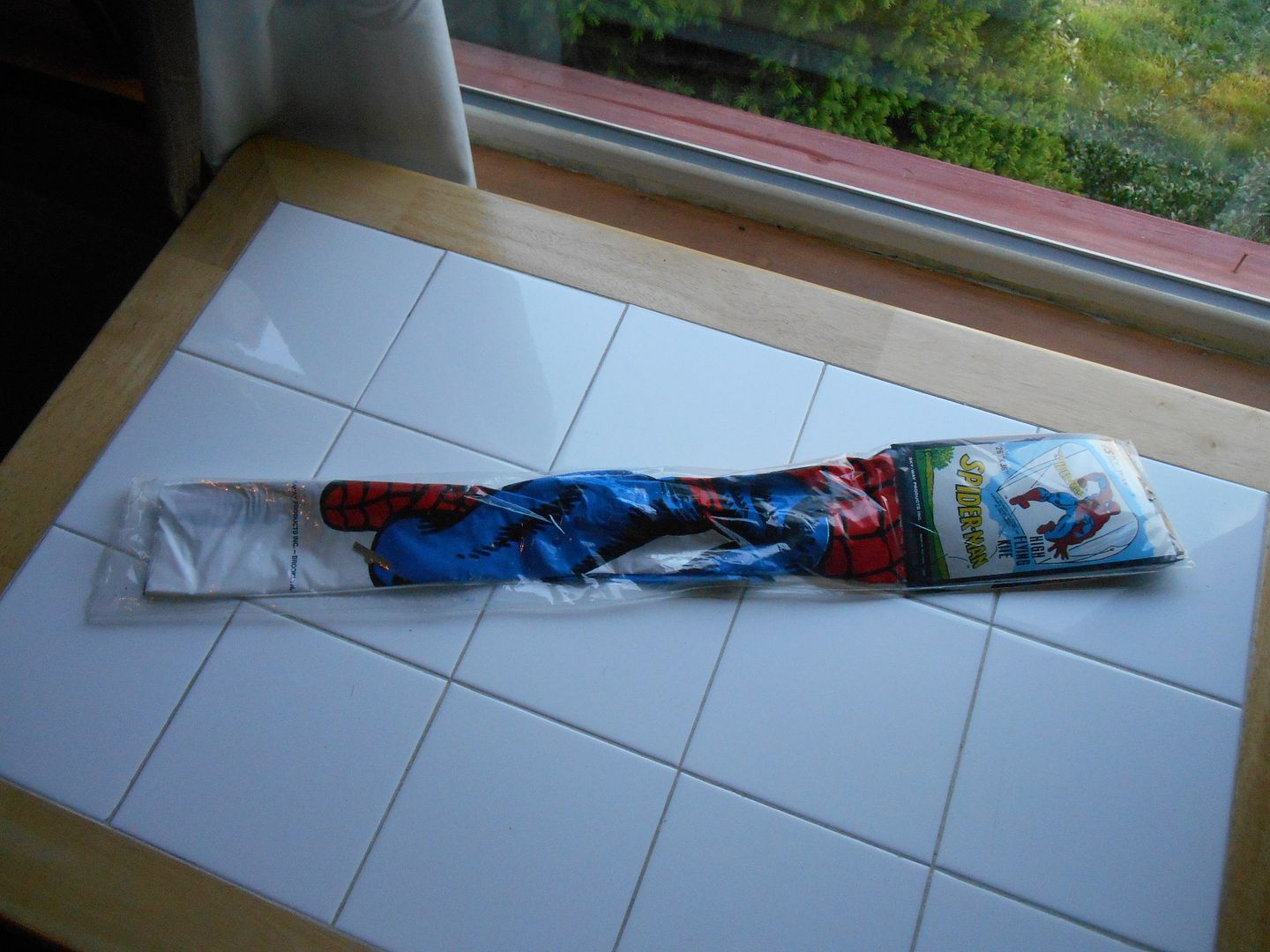 Sky Way SPIDERMAN High Flying Kite/'s MIP ~ Set of 2 Vintage 1979~ Giant 48x36 /& 26x36