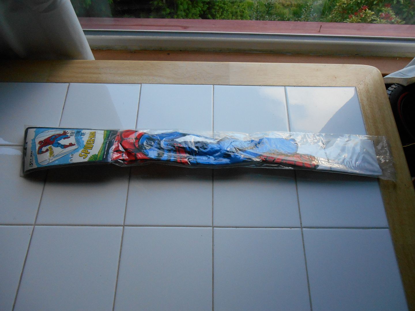 Sky Way SPIDERMAN High Flying Kite/'s MIP ~ Set of 2 Vintage 1979~ Giant 48x36 /& 26x36