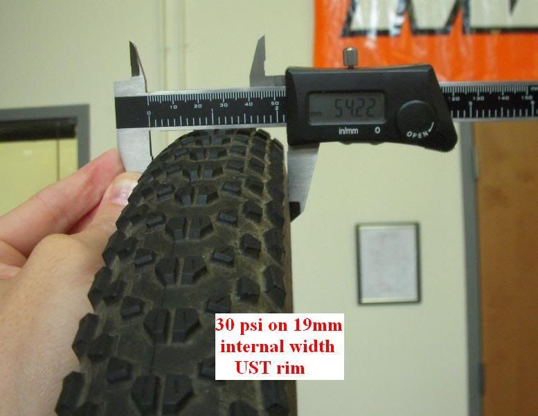 maxxis ikon 26x2 2
