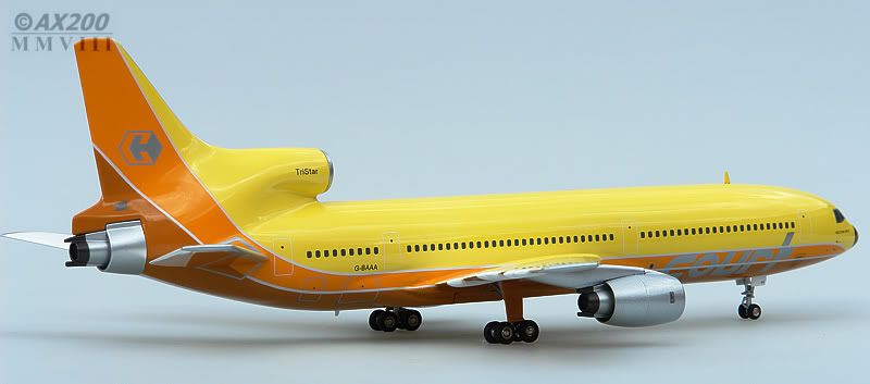 PHOTOS Inflight Court Line Tristar - Yellow.. - DA.C